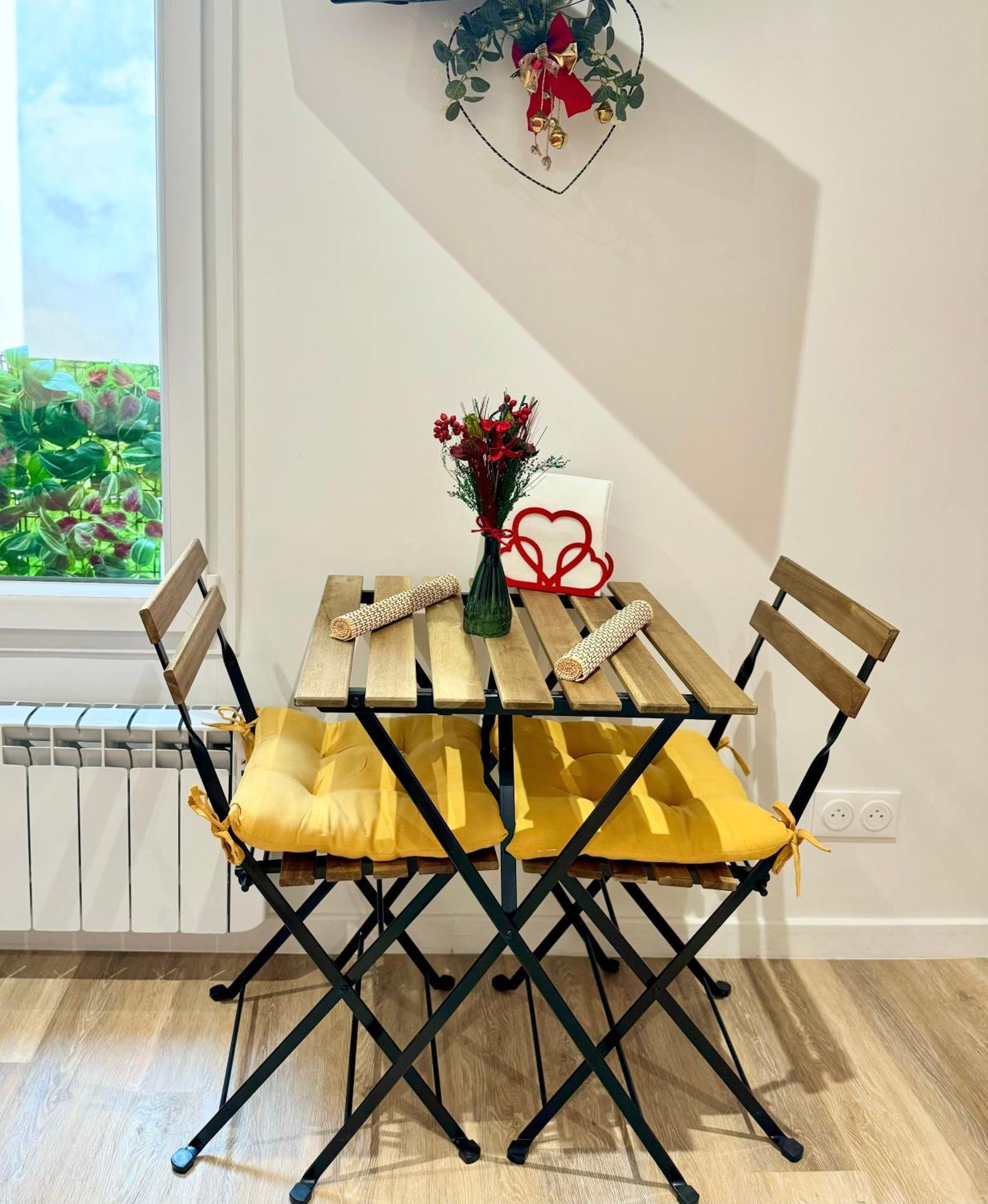 Amelie Poulain Studio In Heart Of Montmartre Paris Extérieur photo